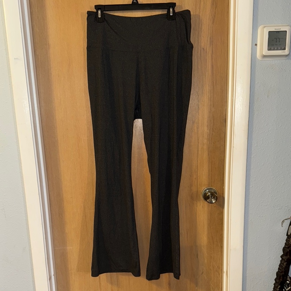 Skylee yoga pants